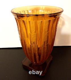 Ancien Vase en Verre Moulé Pressé Ambré Satiné Epoque ART DECO