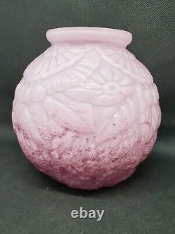 Ancien vase boule en verre moulé Delatte Nancy décor en relief vintage art déco