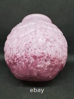 Ancien vase boule en verre moulé Delatte Nancy décor en relief vintage art déco