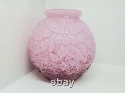 Ancien vase boule en verre moulé Delatte Nancy décor en relief vintage art déco