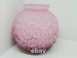 Ancien vase boule en verre moulé Delatte Nancy décor en relief vintage art déco