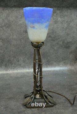 Ancienne Lampe En Fer Forge Et Pate De Verre Art Deco