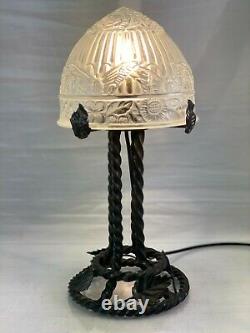 Ancienne Lampe Fer Forgé art déco, avec Dôme en verre moulé a déco papillons