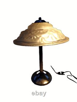 Ancienne lampe de bureau Champignon Art-Déco-en métal chromé et verre compressé