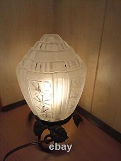 Art Deco Lampe de table globe obus oblong pied forge motif aux feuilles