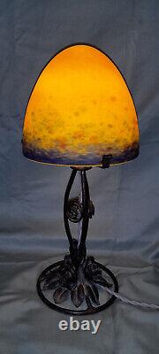 Belle Lampe Art déco vers 1930 en fer forgé et pate de verre