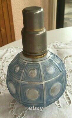 Belle et rare lampe Berger ancienne en verre moulé pressé bleuté motif art déco