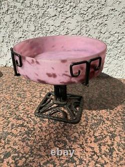 Delatte Nancy Coupe Pâte de verre rose sur Monture Fer Forgé Art Nouveau Déco