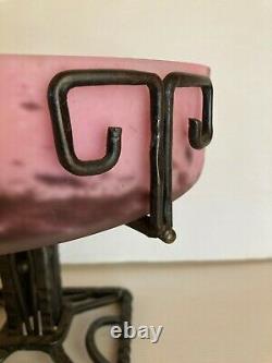 Delatte Nancy Coupe Pâte de verre rose sur Monture Fer Forgé Art Nouveau Déco