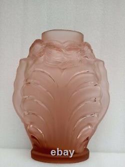 Edmond ETLING Ancien Vase Femmes nymphes Art Déco verre rose pressé moulé