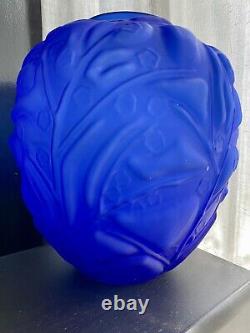 Grand Vase Boule Art Déco En Verre Moulé Décors Stylisés Bleu French Antique