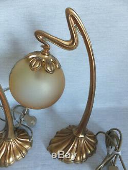Importante Paire De Lampe En Bronze Et Verre Coloré Style Art Nouveau
