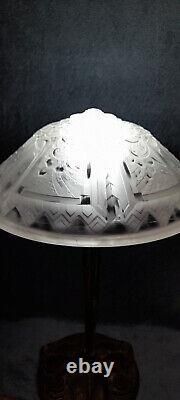 Importante lampe signé MEYNADIER art deco 1930 en verre moulé et fer forgé 50cm