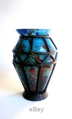 LORRAIN DAUM Vase art deco monture fer forgé et pate de verre