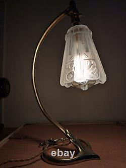 Lampe Art Deco En Bronze. Tulipe En Pate De Verre Signee J. Robert