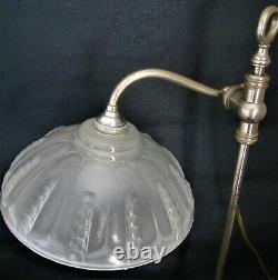 Lampe Art Déco bronze nickelé monte et baisse 50cm abat jour verre pressé