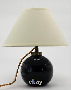 Lampe Art Déco en verre opalin noir de style Jacques Adnet 1930