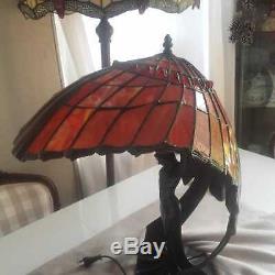 Lampe Flying Lady Tiffany Art déco pâte de verre 57cm de haut