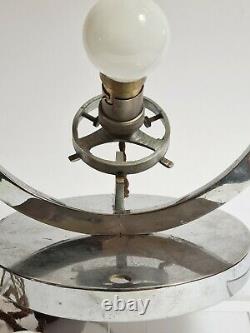 Lampe Globe à poser Design ART-DÉCO en métal chromé et verre rose vers 1930
