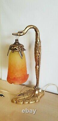 Lampe ancienne d un oiseau en bronze doré et pate de verre muller signé C RANC