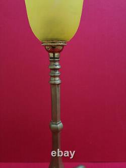 Lampe art deco 1930 Pied bronze Tulipe verre jaune TBE hauteur 42 cms