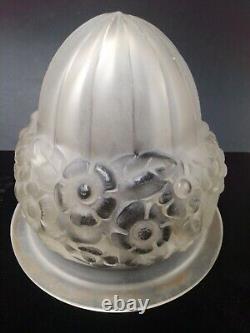 Lampe art déco Dôme, globe en verre pressé Moulé époque 1930
