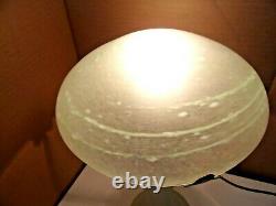 Lampe champignon en pâte de verre blanche et verte, Eclairage pied et chapeau