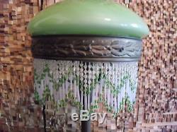 Lampe de table vintage art deco table lamp with bead. Green opaline globe