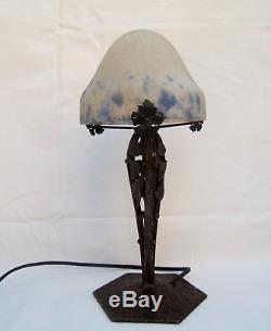 Lampe pied en fer forgé globe pâte de verre Ginko Biloba Art Déco style Brandt