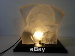 Lampe veilleuse ancienne de style ART DECO verre pressé moulé Dlg Lalique Esven
