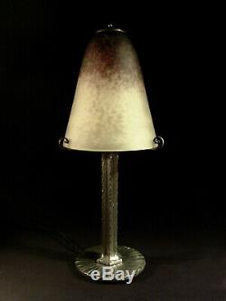 M. Vasseur Lampe Art Déco En Fer Forge Et Tulipe En Verre Nuagé Schneider 1930