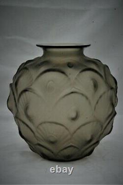 Marius Sabino Rare Vase boule Art Déco Verre fumé Les Plumes 1930