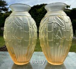 Paire Vases Art Deco Art nouveau Verre Pressé Moulé Dépoli irisé Ancien 1930