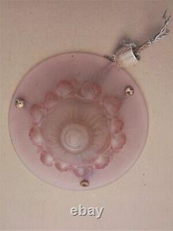 Plafonnier / lustre Art déco en verre moulé pressé rose / état de marche