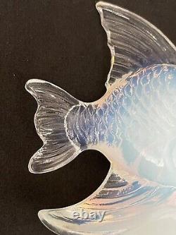 Poisson, sujet en verre opalescent, art déco