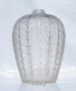 René Lalique Rare Vase TOURNAI en verre soufflé moulé patiné Art Déco 1924