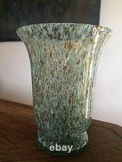Très Jolie Paire De Vases En Verre Irise Art Déco