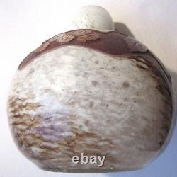 Vase boule Art Déco signé LEGRAS, pâte de verre dégagée à l'acide décor VIGNE