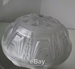 Vasque non percée pour lustre lampe verre pressé moulé Art Déco Muller Frères